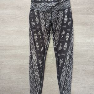 Teeki Black and Gray Patterned Leggings